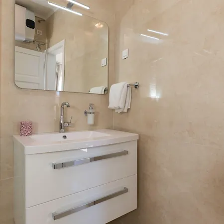 Urbis Apartman *