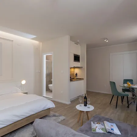 Apartment Urbis
